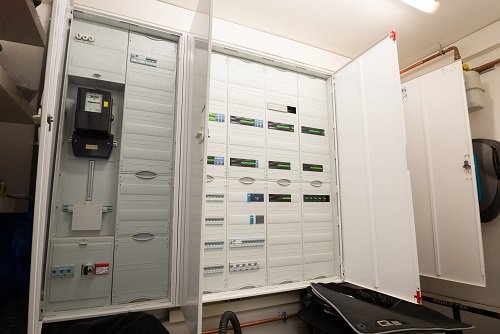 Sicherungskasten mit Loxone bestückt